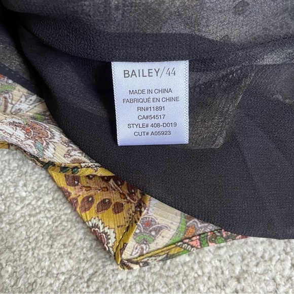 Bailey 44 Multicolor Maida Paisley Crossover V-Neck Top NWT Size Small 408-D019 - Picture 8 of 10